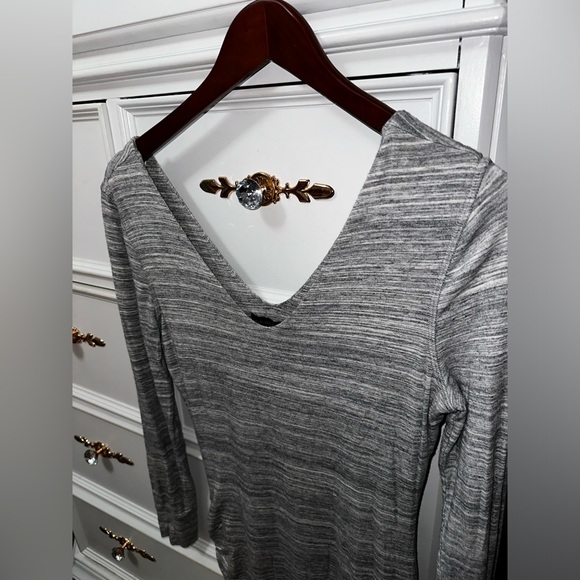 Banana Republic Grey and White, Ruched, V-Neck, Body Con Dress, Size Medium - Picture 13 of 17
